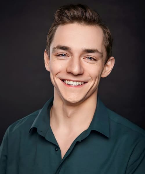 Lucas Johnson - Decor & Design Consultant