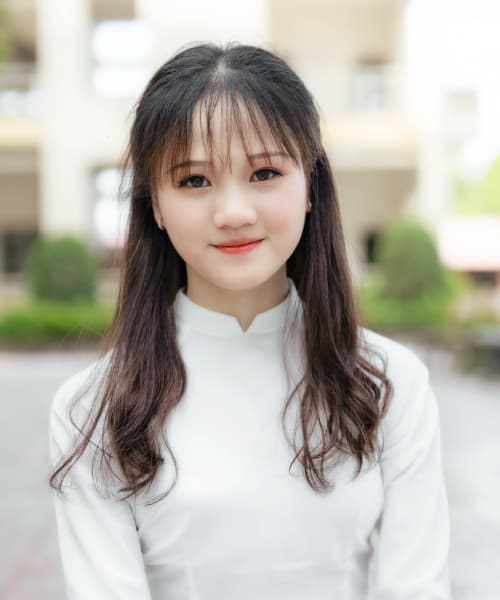 Mia Chen - Venue Specialist